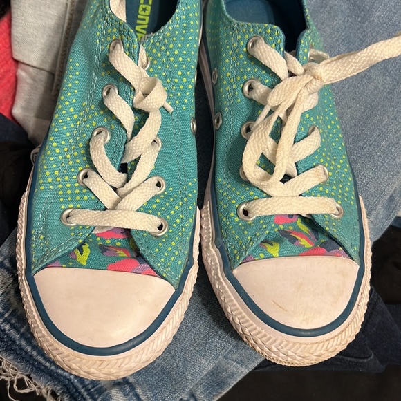 Converse EUC girls shoe size 13 - Picture 3 of 8